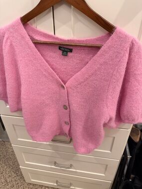 Pink Fuzzy V‑Neck Crop Short-sleeved Sweater